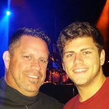 Andrew Scholl's Instagram, Twitter & Facebook