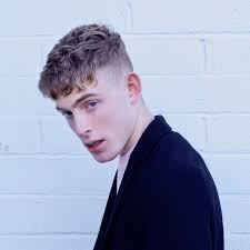 Menshairstyletrends Com The Best Men S Haircuts And Cool Hairstyles For Men To Get In 2018 Fade Mens Hairstyles Short Wavy Hair Men Cool Hairstyles For Men