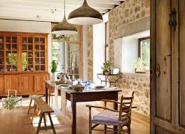 Une Ancienne Ruine Renovee Dans Le Nord De L Espagne En 2020 Architecte Interieur Interieur Moderne De Cuisine Decoration Interieur Maison
