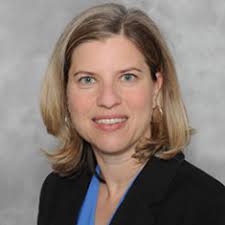 Alumna stays involved in Grinnell volunteering after relocating to Budapest 