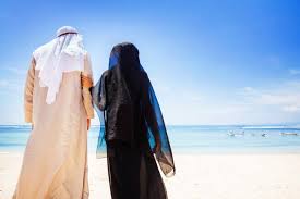 Sedangkan cerita yang menyebut bahwa keduanya dipertemukan kembali lalu menikah didasarkan pada kepercayaan masyarakat bani israil atau israiliyat, seperti kami telah rangkum berikut ini. Kisah Cinta Nabi Yusuf Zulaikha Bertukar Nasib Hingga Kemudian Berjodoh Kumparan Com
