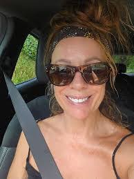 Amanda Lazard's Instagram, Twitter & Facebook