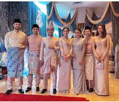 Yang dipertuan agong & tengku mahkota pahang merasmikan menara kuantan 188 & jambatan putra. Foto Imbas Kembali Majlis Keraian Resepsi Anak Gadis Julia Rais Tengku Puteri Iman Afzan Neelofa Jadi Tumpuan Soya Lemon