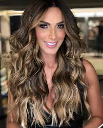 الكيرلي ترند ومع القصه واللون ولاغلطه Natural Curly Hair Style Is This Season Trend Seegetwear For More Via Balayage Hair Hair Styles Hair