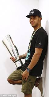 Lewis Hamilton W His 2nd World Championship Trophy F1 Lewis Hamilton Lewis Hamilton Hamilton