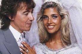 Quão estranho foi o casamento de Bill Wyman?