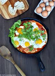 Shakshuka Oeufs Poches Tomates Et Feta Del S Cooking Twist Recipe In 2020 Shakshuka Raw Food Recipes Shakshuka Recipes