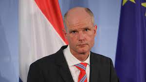 Harmel devient ministre des affaires étrangères. Le Ministre Neerlandais Des Affaires Etrangeres Qualifie La Belgique D Invivable Le Soir