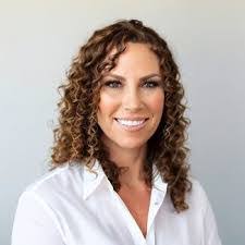 Taylor Bettis's Instagram, Twitter & Facebook