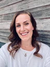 Melinda Broussard's Instagram, Twitter & Facebook