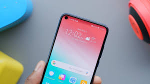 Huawei تكشف لنا رسمي ا عن موعد وصول الهاتفين Huawei Nova 5 5i Hole Punch Samsung Galaxy Phone Phone