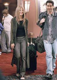 Circa seasons three and four of friends, her outfits were perfect. Der Ultimative Guide Um Sich Wie Rachel Green Aus Der Serie Friends Zu Kleiden Vogue Germany
