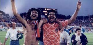 In het laatste hoofdstuk van onze flashback op canvas kwam het ek van 1988 aan bod. Nederland Verslaat Duitsland In 1988 Isgeschiedenis