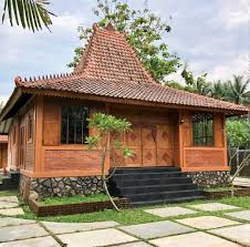 Meski di jawa tengah terdapat beberapa rumah adat, tapi yang paling di kenal adalah oleh masyarakat luar adalah rumah joglo. Rumah Adat Jawa Gambar Dan Penjelasan Lengkap