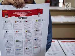 Siapkan semua formulir penghitungan suara 6. Sebelum Mencoblos Jangan Lupa Perhatikan Warna Surat Suara Pemilu 2019 Pilpres Liputan6 Com