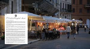 Il nuovo dpcm fissa nuovi orari dei locali pubblici, raccomanda di non muoversi se non il premier parla di indennizzi già pronti, che dovrebbero arrivare in consiglio dei ministri tra oggi e domani. Nuovo Dpcm Da Domani Chiusure Alle 18 Stop Palestre E Teatri Scuole Dad Fino A 100 Alle Superiori