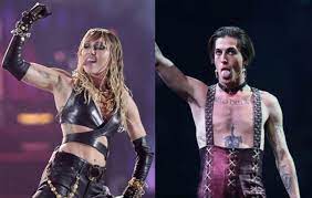 Все о лидере måneskin дамиано давиде, победившем на евровидении. Miley Cyrus Reacts To Eurovision Winners Maneskin S Cover Of Midnight Sky