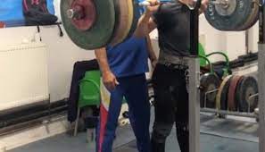 Follow her on instagram @tomaloredanaelena. Loredana Toma 200kg Squat Pr All Things Gym