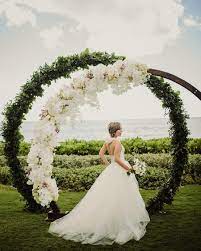 Oahu Wedding Florist Yvonne Design Oahu Wedding Outdoor Wedding Wedding Arch