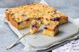 Je nachdem wie groß und schwer die früchte sind, sinken sie beim backen in die creme oder bleiben oben drauf. Blitzkuchen Mit Beeren Aprikosen Marlenes Sweet Things