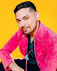 Leslie Burchett's Instagram, Twitter & Facebook