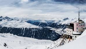 The rinerhorn is about 20 min. Verbindung Rinerhorn Jakobshorn