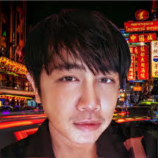 Sarah Afflerbach's Instagram, Twitter & Facebook