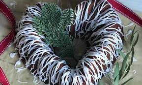Wreaths are very traditional for many holidays. A Christmas Bundt Cake With The Kenwood Chef Elite English Mum