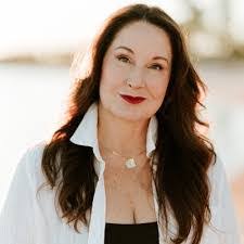 Mandy Shaw's Instagram, Twitter & Facebook