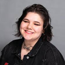 Elise Roy's Instagram, Twitter & Facebook