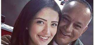 Daniela Cabello culpa a "la derecha" por acusaciones a su padre