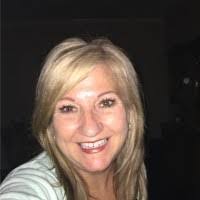 Linda Berlanga's Instagram, Twitter & Facebook