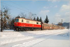 Pölten (amtlicher name, manchmal auch sankt pölten geschrieben) ist die landeshauptstadt und mit 51.956 einwohnern (stand 1. Fast Jedes Wochenende Wurde Der Adventsonderzug Von St Bahnbilder De
