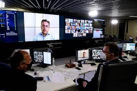 O presidente disse a apoiadores que considera a atitude do ministro luiz roberto barroso uma interferência indevida no. Zoao3vxjkmvmm