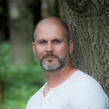 Jan Fennell's Instagram, Twitter & Facebook