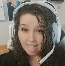 BossMan Dlow wins Best New Hip-Hop Artist at the #iHeartAwards2025 👀😳🔥