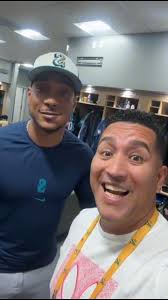 Oscar mamber (@thecrazybarber) • Instagram photos and videos