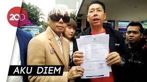 Sebelum tersandung kasus narkoba, roy kiyoshi kerap mengundang kontroversi, mulai dari penampilan hingga tindak tanduknya. Wajahnya Disebut Mirip Logo Arsenal Roy Kiyoshi Tidak Marah