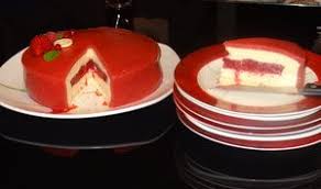 Entremet Chocolat Blanc Fruits Rouges Sur Genoise Pralinee Recette Par Noemie Recette Chocolat Blanc Entremet Chocolat Fruits Rouges
