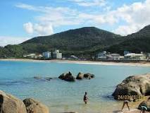 Resultado de imagem para praias de itapema sc