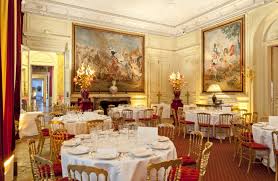 Epingle Par Insanely Haute Sur Mad Addict Tea Party Dining Rooms Table Settings And Fanciful Guests Salon De The Musee Jacquemart Andre Paris