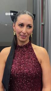 There's always time for a red 🍷@noholdenback @chattyman #AmandaAndAla...