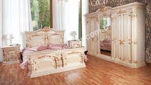 yatak odasi panosundaki pin