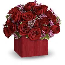 Your Beautifully Unique Love Deserves A Beautifully Unique Bouquet Steal Her Heart With This Stunning Red Rose Bouquet Anniversary Flowers Valentines Flowers