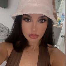 Emily Duda's Instagram, Twitter & Facebook