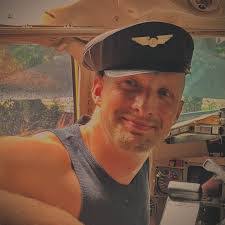 Darren Richards's Instagram, Twitter & Facebook