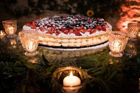 The Traditional And Elegant Italian Millefoglie Wedding Cake With Fresh Berries And Sweet Cream One Of Italian Wedding Cakes Tuscan Wedding Wedding Cake Table