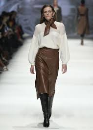 Das hochzeitskleid und die braut. Fashion Week Berlin Herbst Winter 2020 2021 Riani Modestil Herbst Winter Mode Herbst