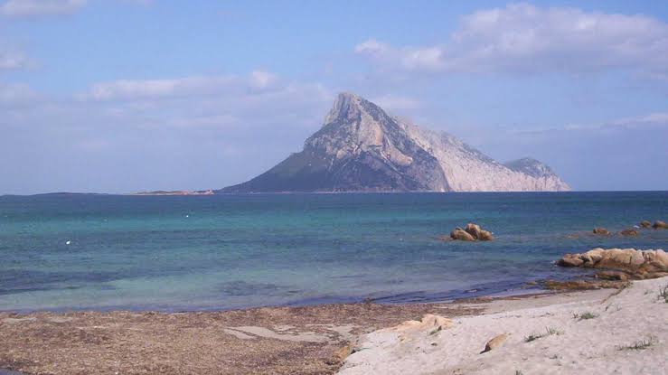 Stop al resort extralusso in Sardegna: e lo scontro Governo-Regione diventa  un caso