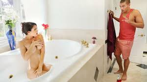 His beautiful naked sister just wanted some alone time but he cant seem to  get the memo | NakedGirls.mobi